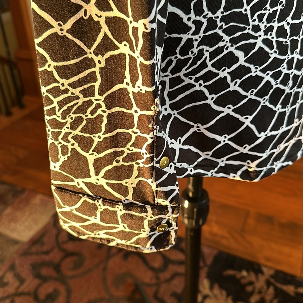 Black & White Printed Long-Sleeve Button-Up Shirt - Picture 7 of 13